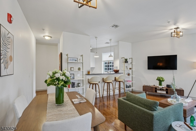 52 Linc at Orange Station - Residential