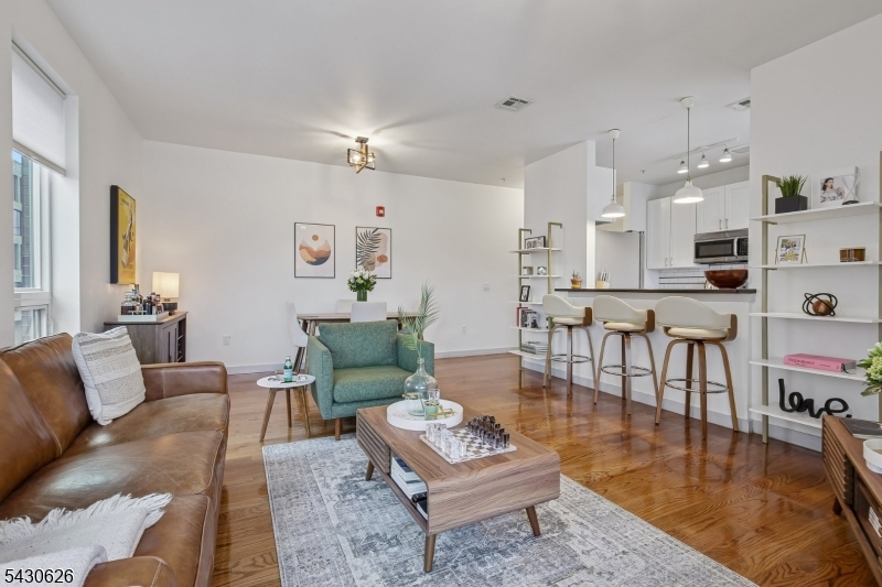 52 Linc at Orange Station - Residential