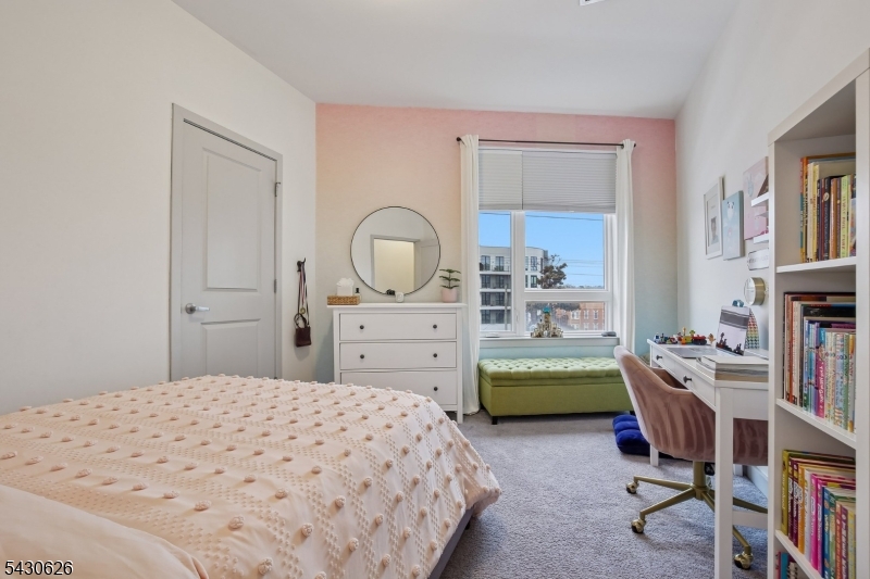 52 Linc at Orange Station - Residential