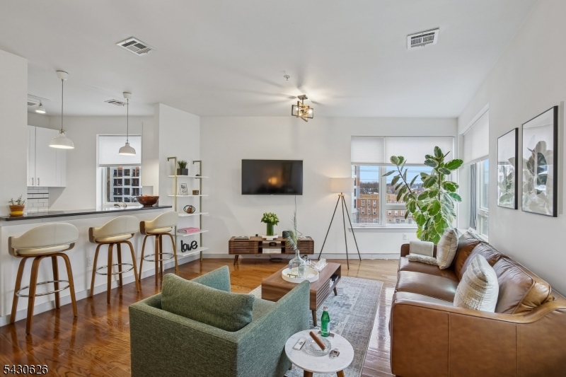 52 Linc at Orange Station - Residential