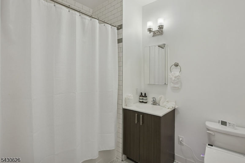52 Linc at Orange Station - Residential