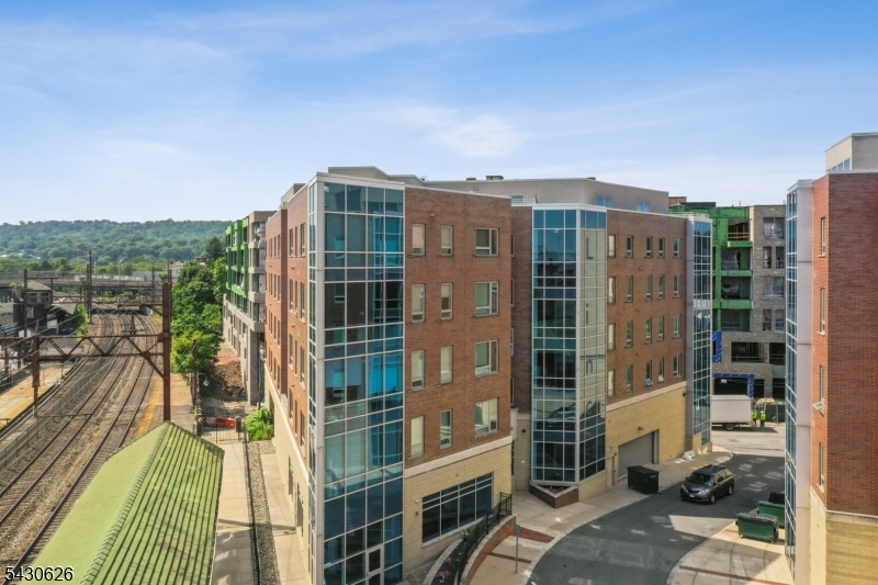 52 Linc at Orange Station - Residential