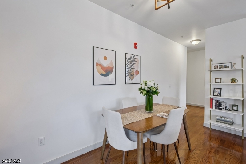 52 Linc at Orange Station - Residential