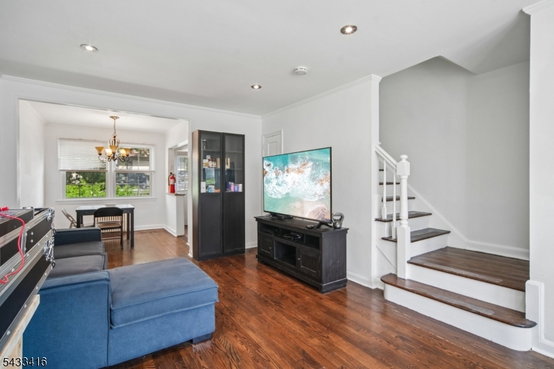 MAPLEWOOD VILLAGE BLDG 8. - Residential
