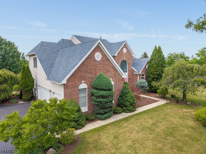 HUNTERDON CHASE - Residential