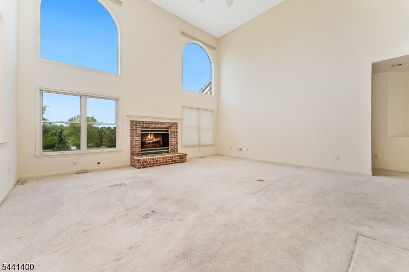 HUNTERDON CHASE - Residential