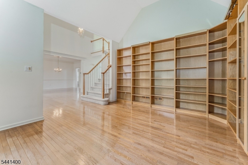 HUNTERDON CHASE - Residential