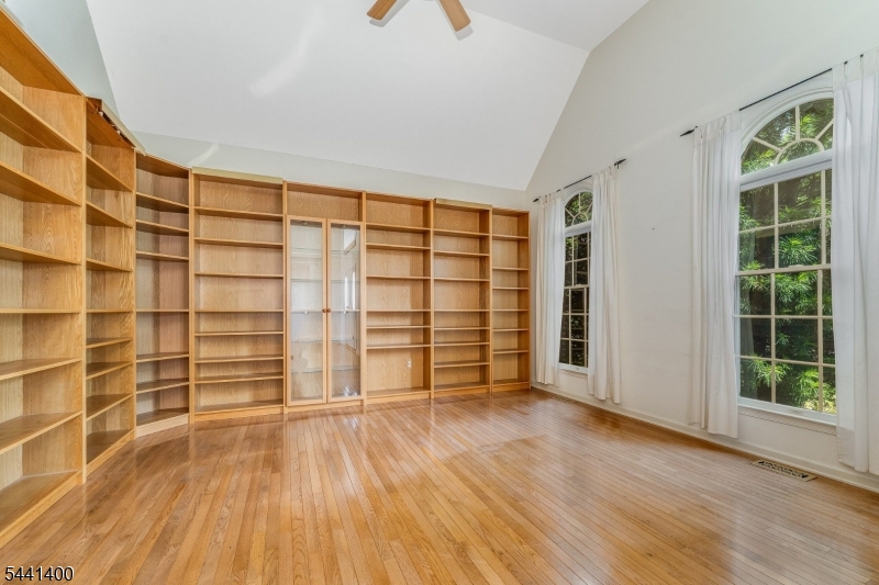 HUNTERDON CHASE - Residential