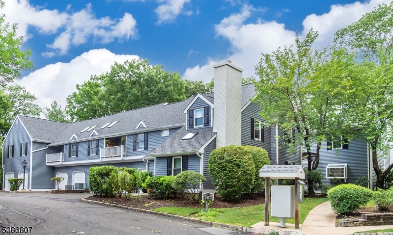 Countryside Manor - Residential