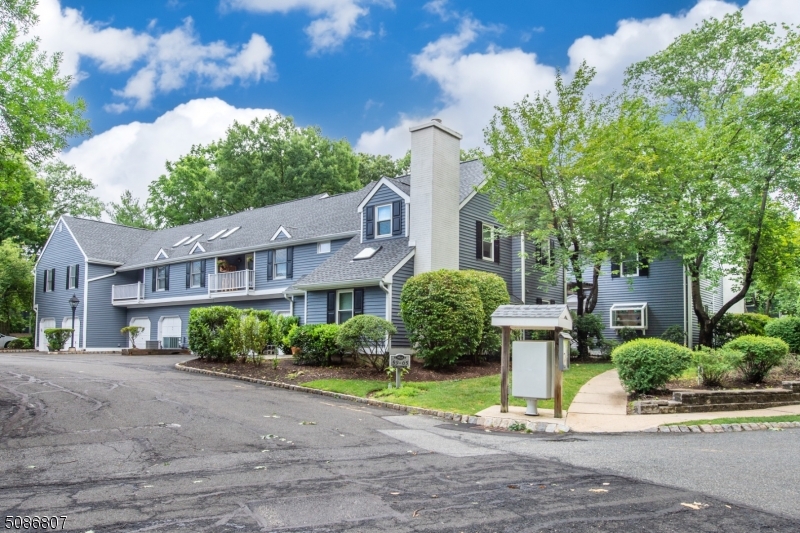 Countryside Manor - Residential