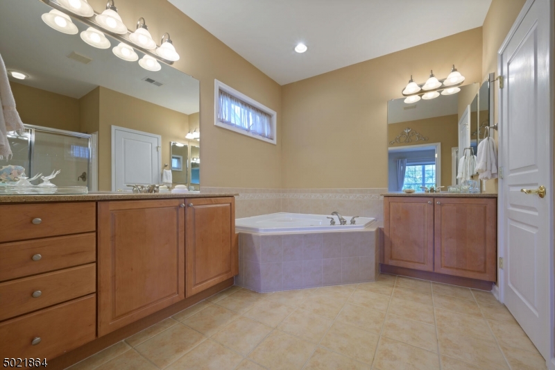 SOMERSET RUN - Residential