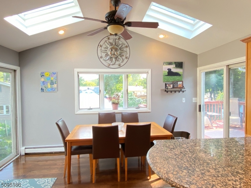 WHITE ROCK - Residential