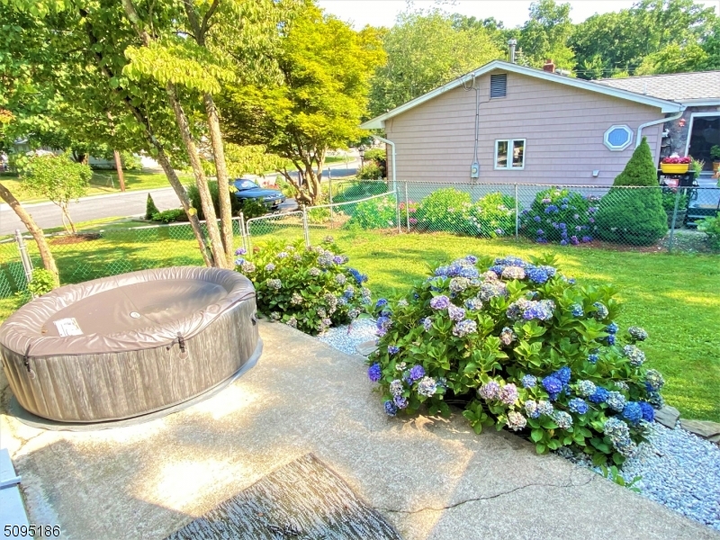 WHITE ROCK - Residential