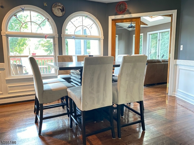 WHITE ROCK - Residential