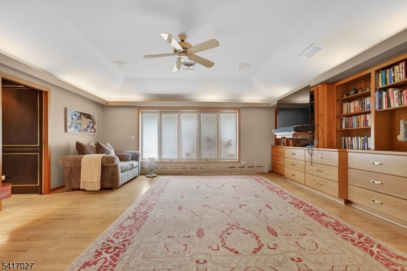SUNNYSIDE - Residential