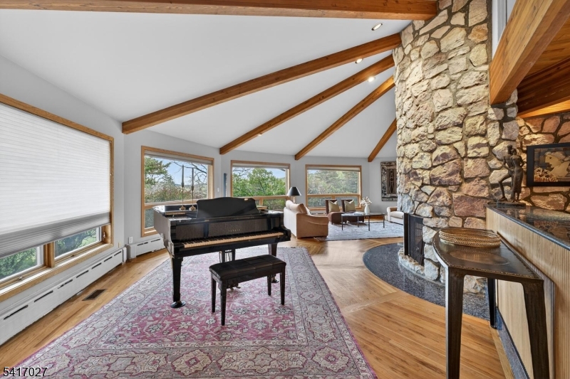 SUNNYSIDE - Residential