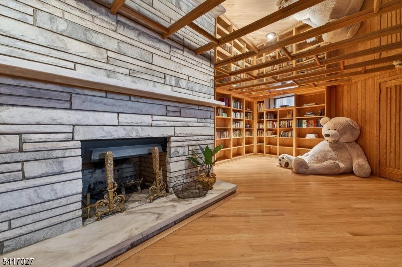 SUNNYSIDE - Residential