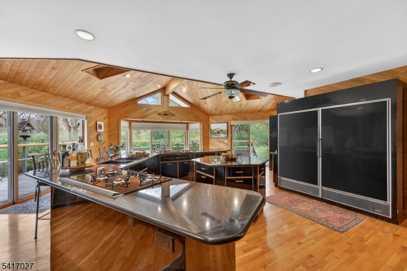 SUNNYSIDE - Residential