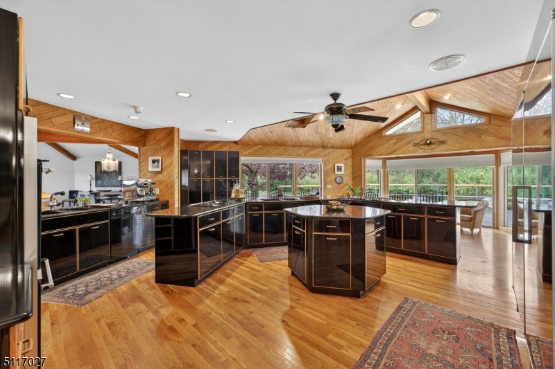 SUNNYSIDE - Residential
