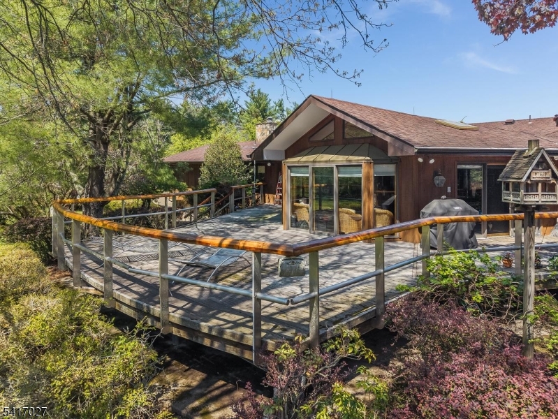 SUNNYSIDE - Residential