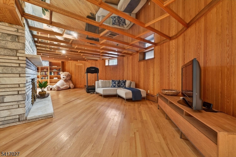 SUNNYSIDE - Residential