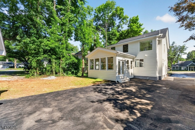 Oak St - Residential