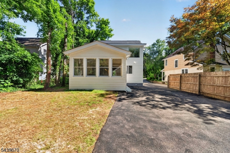 Oak St - Residential
