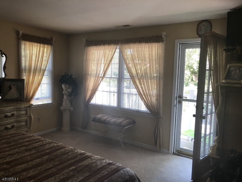 Montville Chase - Residential