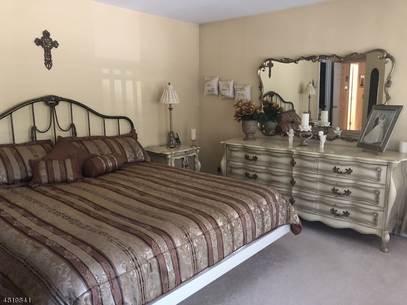Montville Chase - Residential