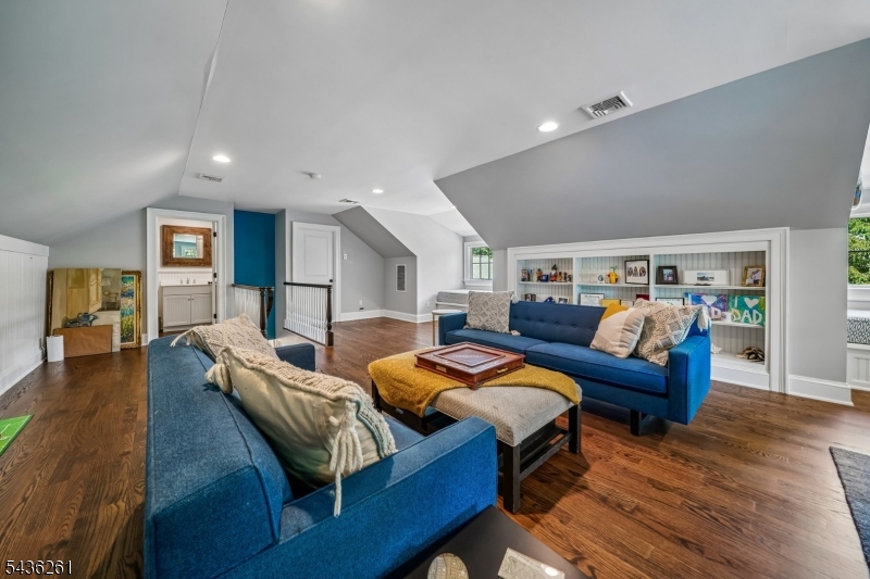 Rolling Hill - Residential