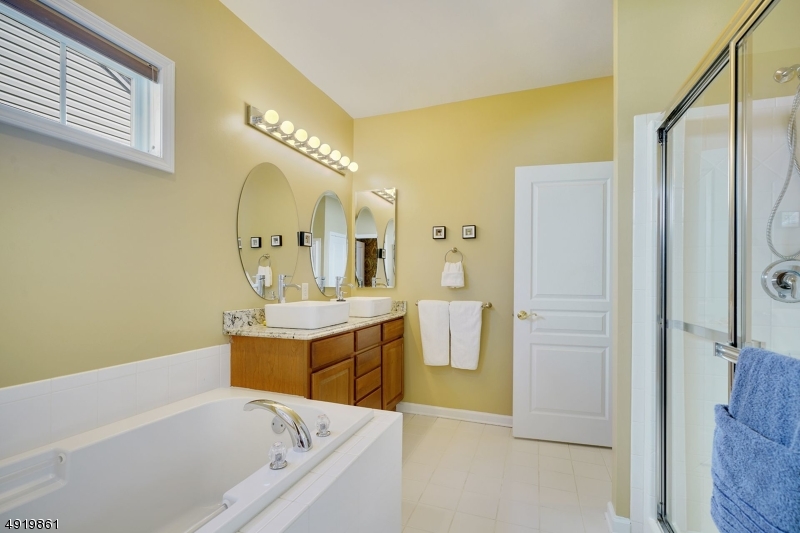 SOMERSET RUN - Residential