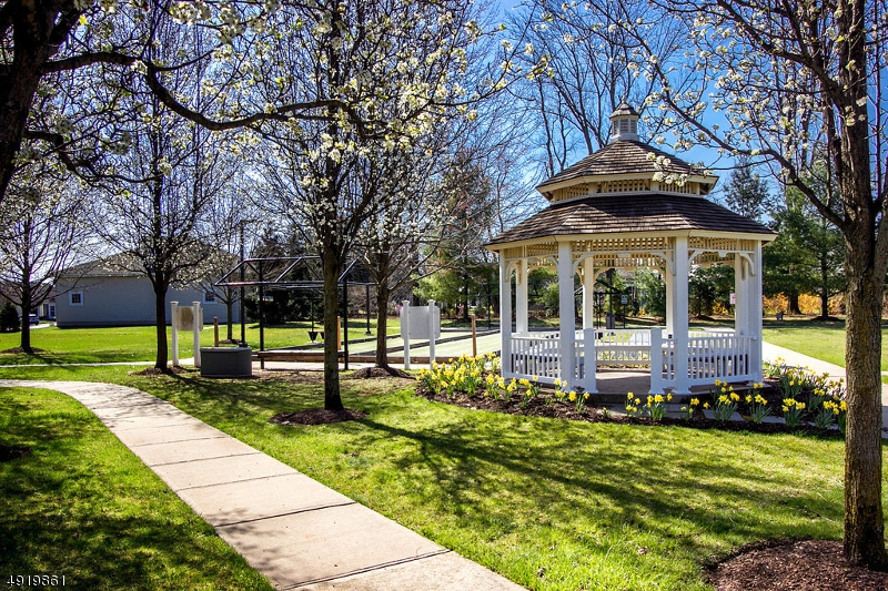 SOMERSET RUN - Residential