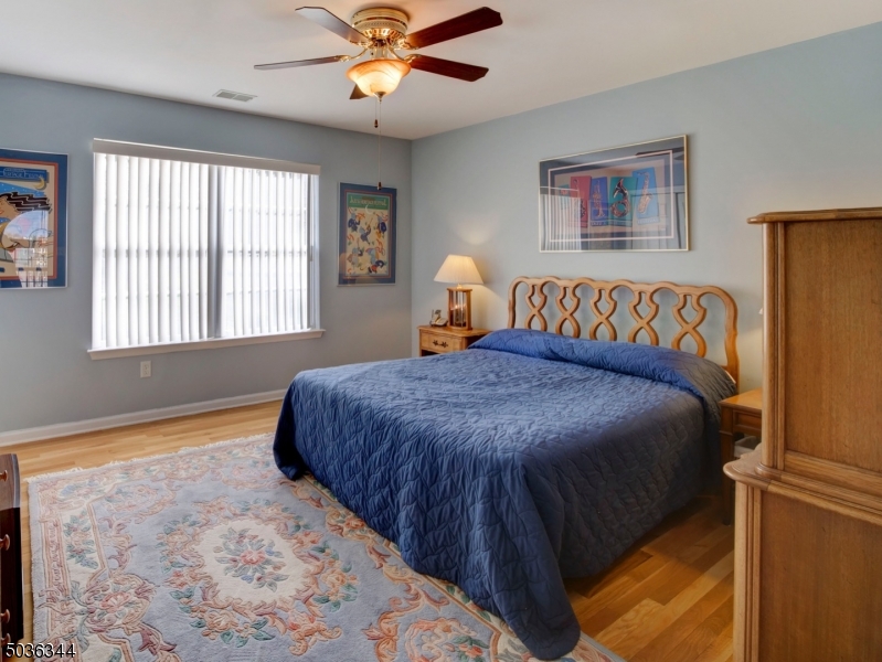 POETS PEAK - Residential