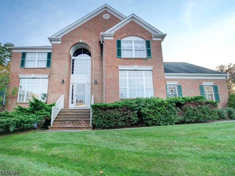 POETS PEAK - Residential