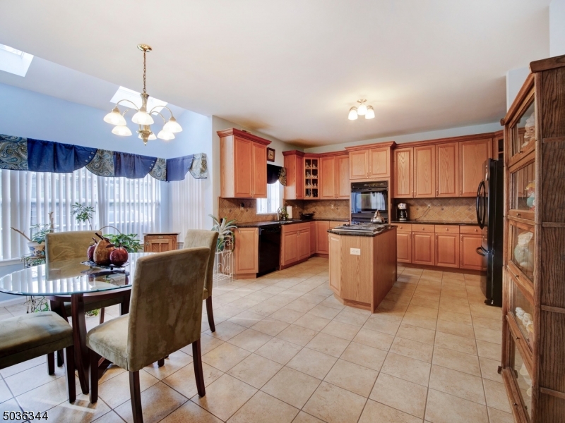 POETS PEAK - Residential