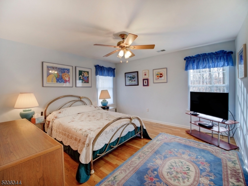 POETS PEAK - Residential