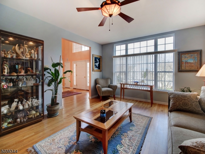 POETS PEAK - Residential