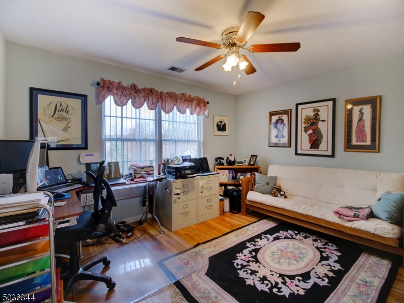 POETS PEAK - Residential