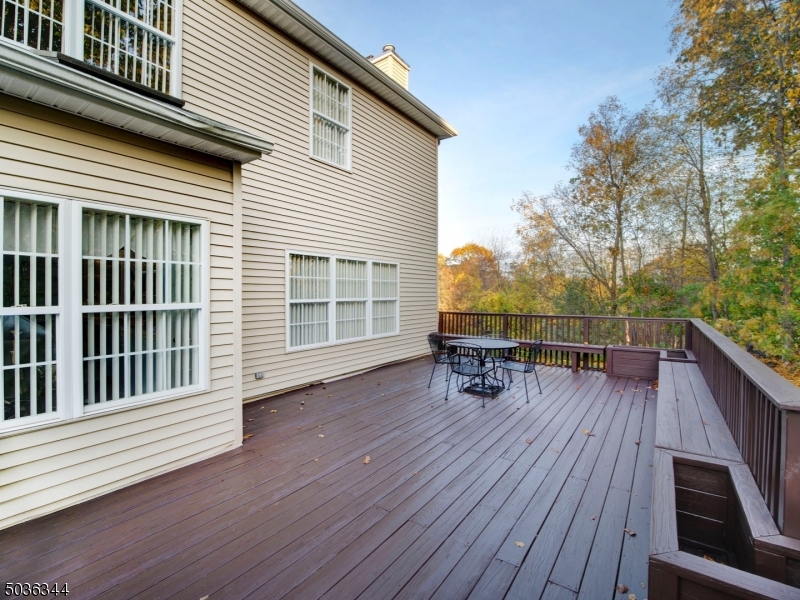 POETS PEAK - Residential