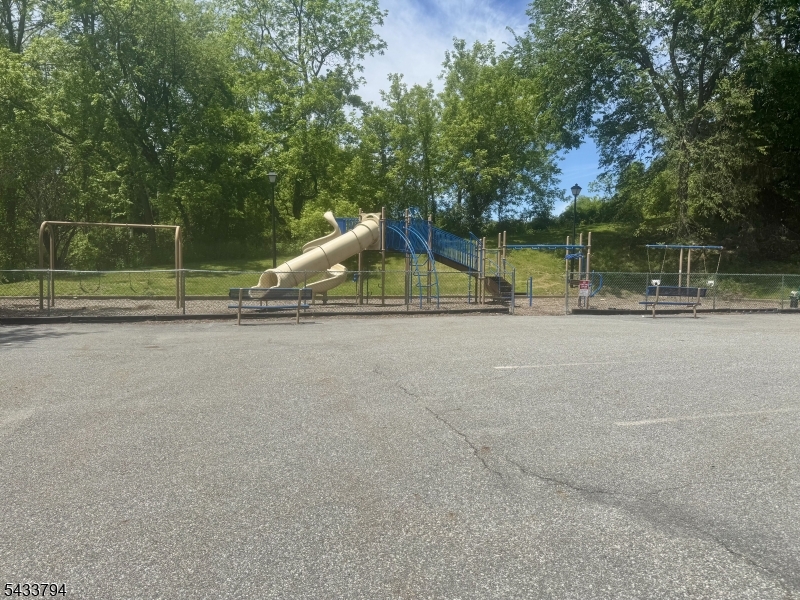 HAMPTON COMMONS - Residential