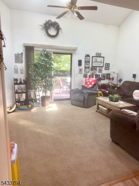 HAMPTON COMMONS - Residential