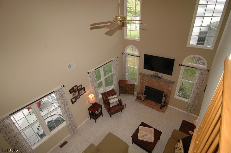 POETS PEAK - Residential