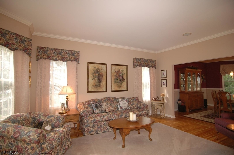 POETS PEAK - Residential