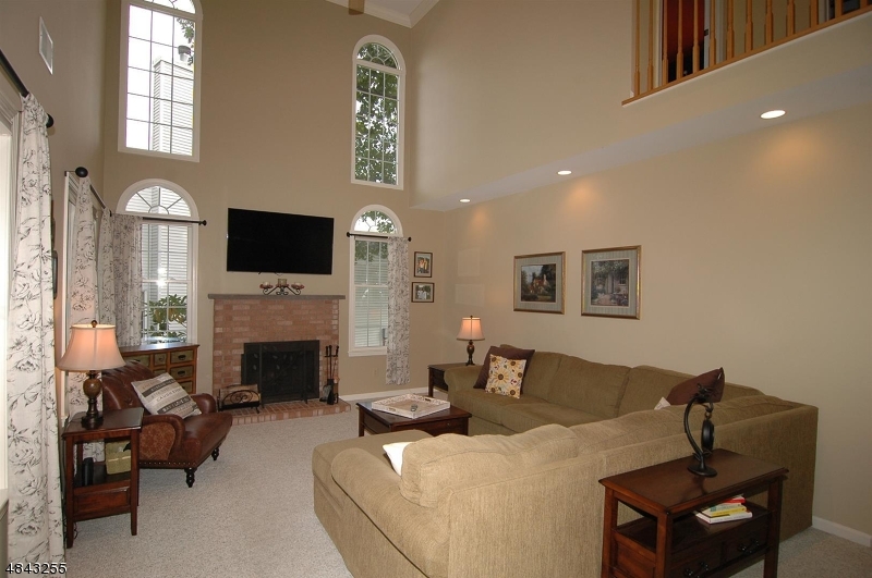 POETS PEAK - Residential