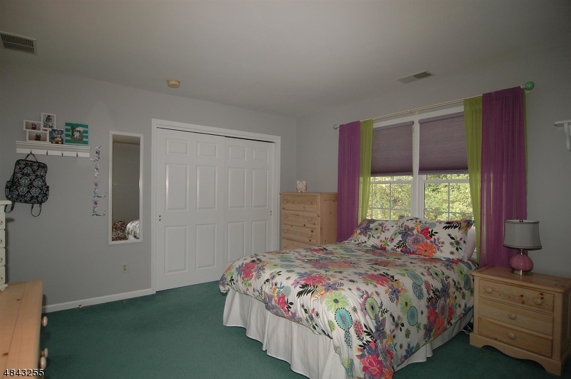 POETS PEAK - Residential