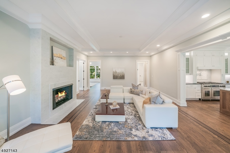 ROLLING HILL - Residential