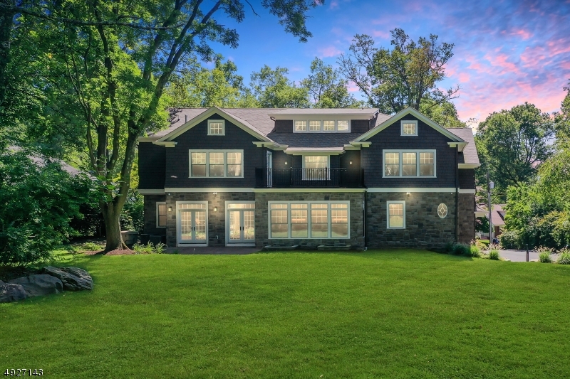 ROLLING HILL - Residential