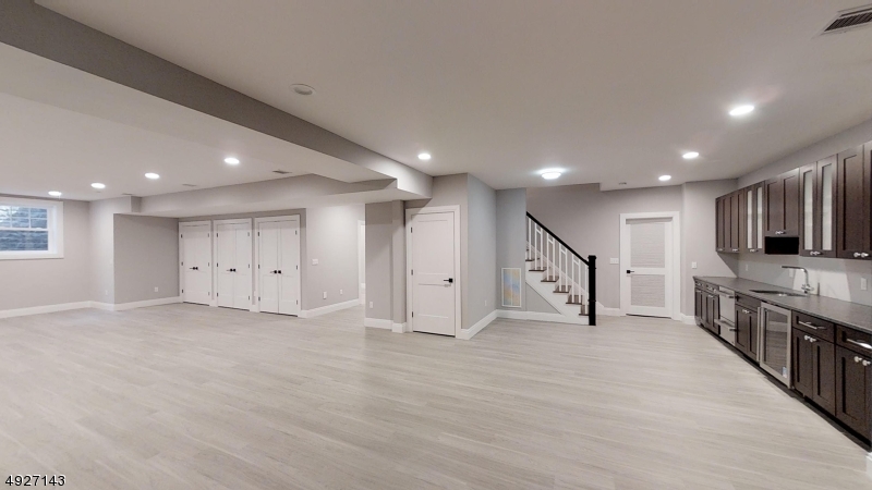 ROLLING HILL - Residential