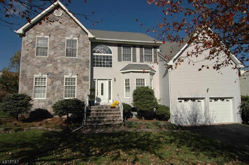 HUNTERS RIDGE - Residential
