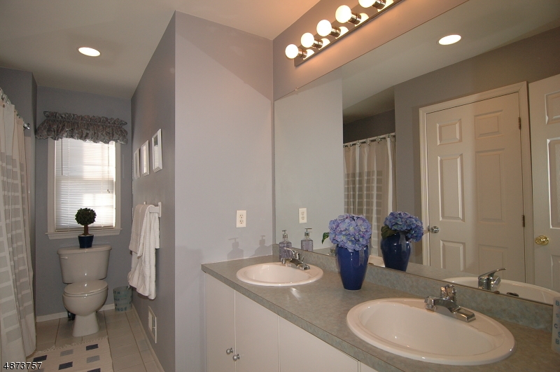 HUNTERS RIDGE - Residential